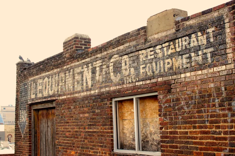 Ghost Fonts: The Slow Disappearance of America's Hand-Painted Words